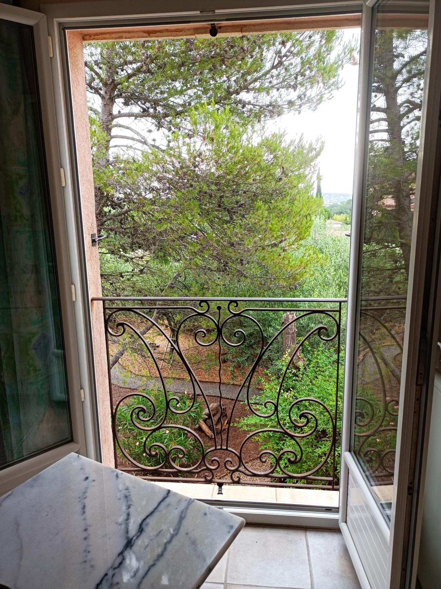 Anduze Gite Les Bambous Au "Petit Clos Des Cigales" Massillargues-Attuech Buitenkant foto
